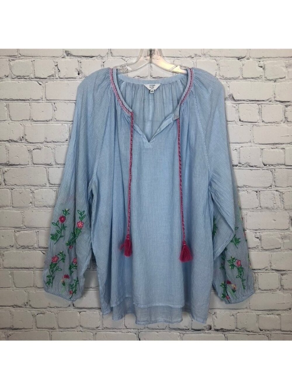 Crown & Ivy Blue White Striped Embroidered Top Plus Size 2X